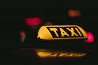 В Красноярском крае пассажир напал на таксиста