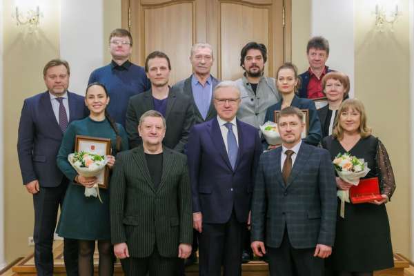 Александр Усс наградил композитора и актёров сериала «Красный Яр»