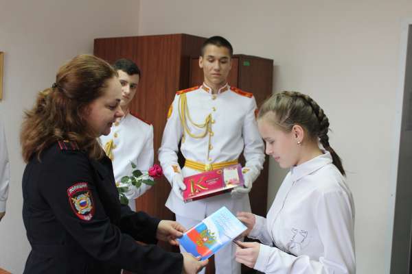 Юные жительницы Минусинска в канун 8 Марта получили первые паспорта
