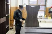 Осуждённые из Хакасии делают мебель для больницы Минусинска