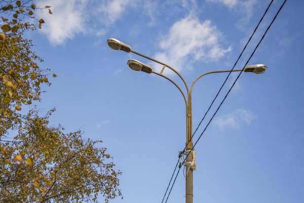 В Абакане модернизируют уличное освещение