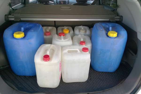 50 литров подозрительной жидкости изъяли в Каратузском районе края