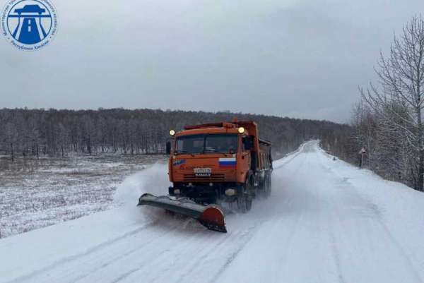 Снег вынудил Минтранс Хакасии ограничить скорость движения на дорогах