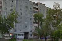 В Минусинске с девятого этажа выпала девушка