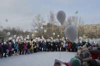 В Минусинске почтили память погибшего на дороге школьника