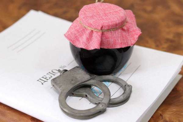 В Красноярске лжецелительницу отправили в колонию за кражу 1,5 млн рублей