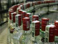 Бутылка водки может подешеветь до 100 рублей