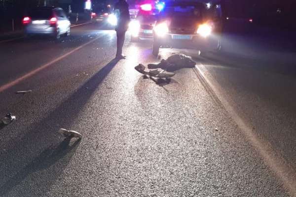 В Абакане пешеход попал под колеса сразу двух автомобилей и скончался