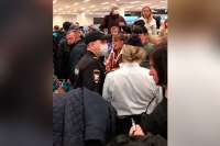 Российские туристы устроили бунт в аэропорту Красноярска