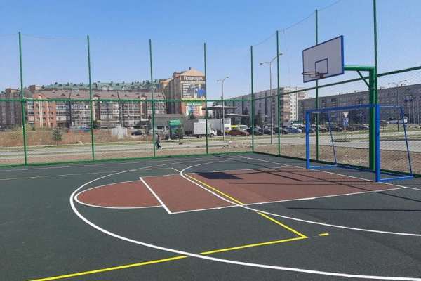 В Абакане появилась новая спортивная площадка