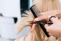 В перчатках и масках: Завтра в Минусинске возобновляют работу парикмахерские и салоны красоты