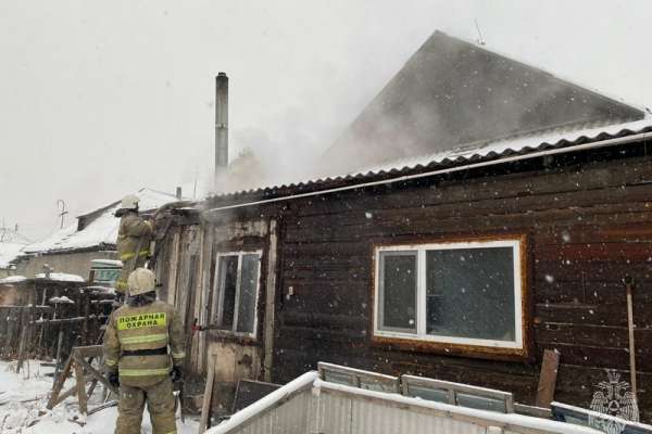 В Хакасии за сутки потушили семь пожаров и спасли троих человек