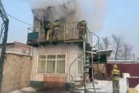 На территории строительной базы Минусинска произошел пожар