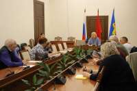 Переход на электроотопление и помощь бойцам СВО обсудили на  Общественной палате города