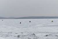 На юге Красноярского края выезд рыбаков на лёд проверяет ГИБДД