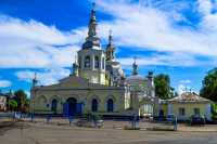 Во всех храмах Красноярской епархии молятся о здоровье Дмитрия Хворостовского