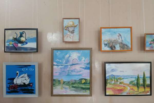 В Доме ремёсел Минусинского района открылась выставка 14-летнего художника