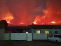 В Минусинском районе отстаивают от огня село Быстрая