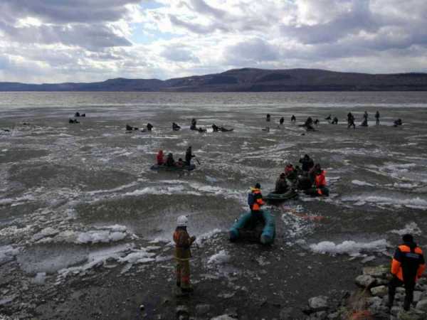 В Красноярском крае оторвалась льдина, на которой находилось 118 человек