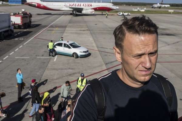Алексея Навального экстренно госпитализировали в больницу Омска с токсическим отравлением