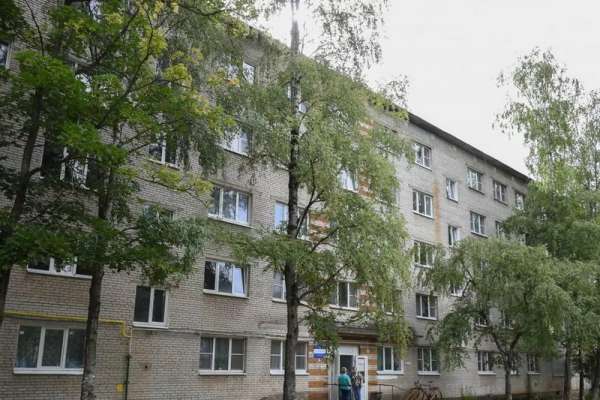 В Красноярске общежитие продали вместе с жильцами