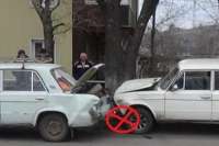В Черногорске столкнулись два отечественных авто