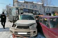 В Минусинске произошла крупная автоавария с участием автобуса и трех автомобилей