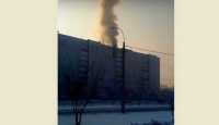 В центре Минусинска горит многоэтажный дом