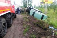 В Хакасии перевернулись два столкнувшихся автомобиля