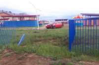 В Хакасии 16-летний подросток врезался на автомобиле в забор детского сада