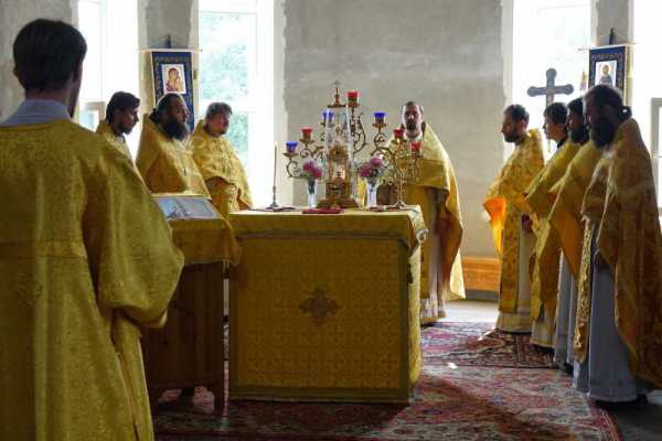 В новом православном храме Шушенского состоялась первая служба (фото)