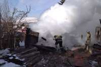 Неисправные печи и проводка: в Хакасии горят дома и дачи